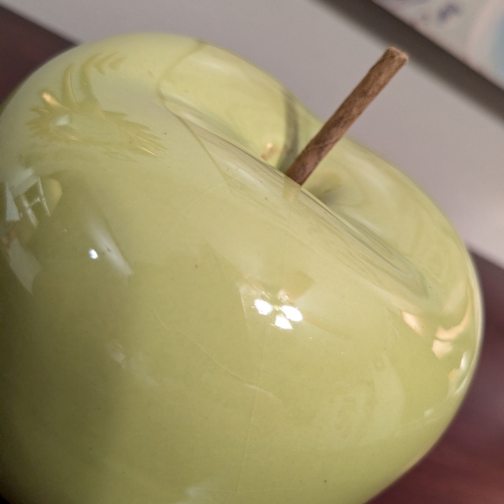 Pottery Ceramic Glazed Shiny Granny Smith Green Apple 3D Home Decor EUC